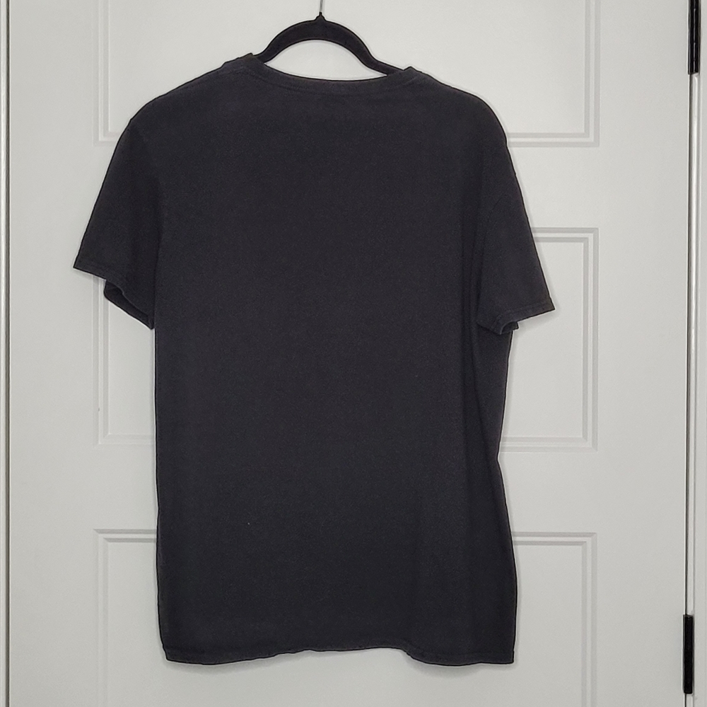 Disney Pixar Toy Story Pizza Planet Graphic T-Shirt Large - Picture 2 of 3